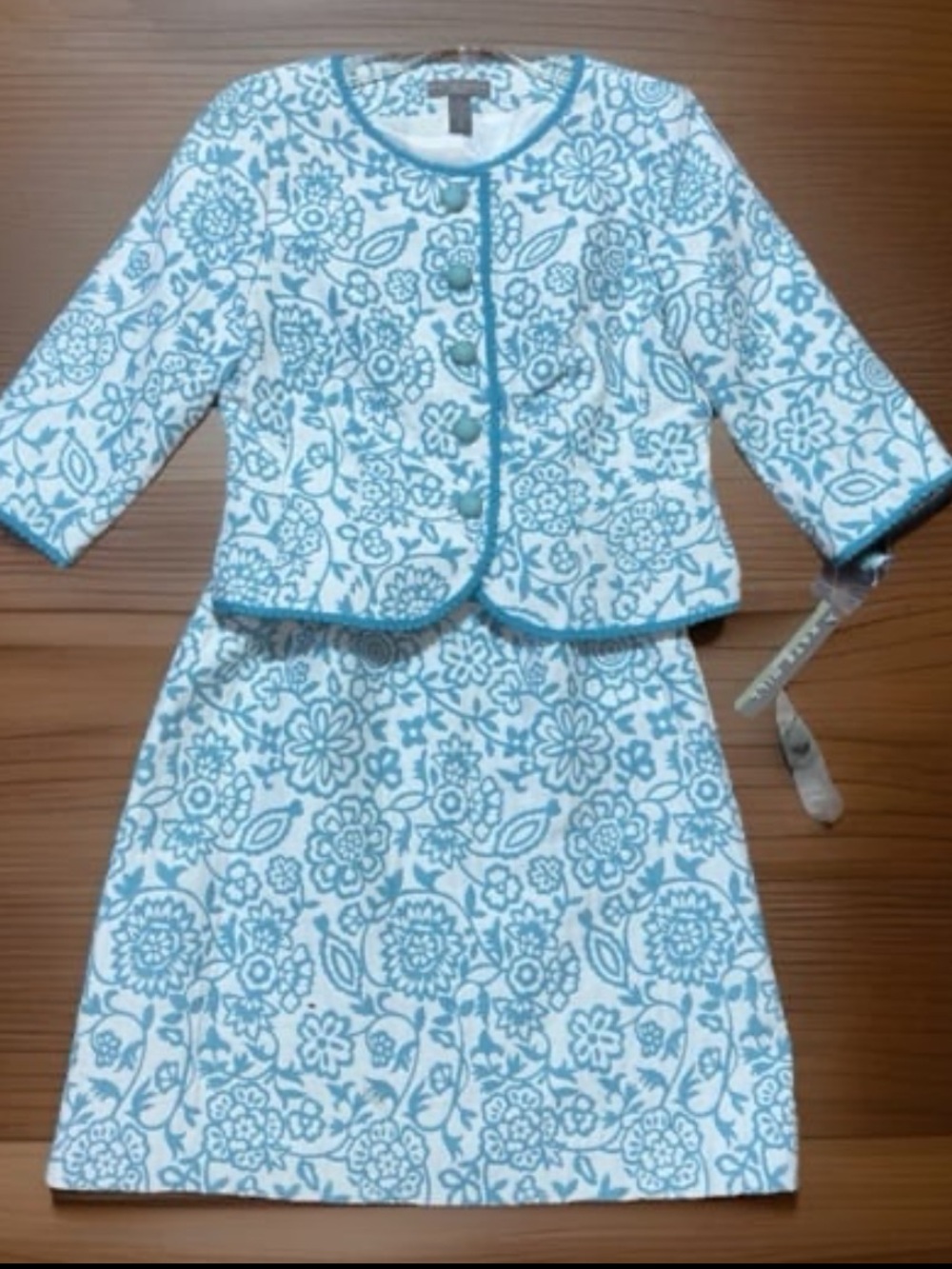 NWTS, Kate Hill floral blazer and matching skirt set.womens blazer 8P, Skirt 10P